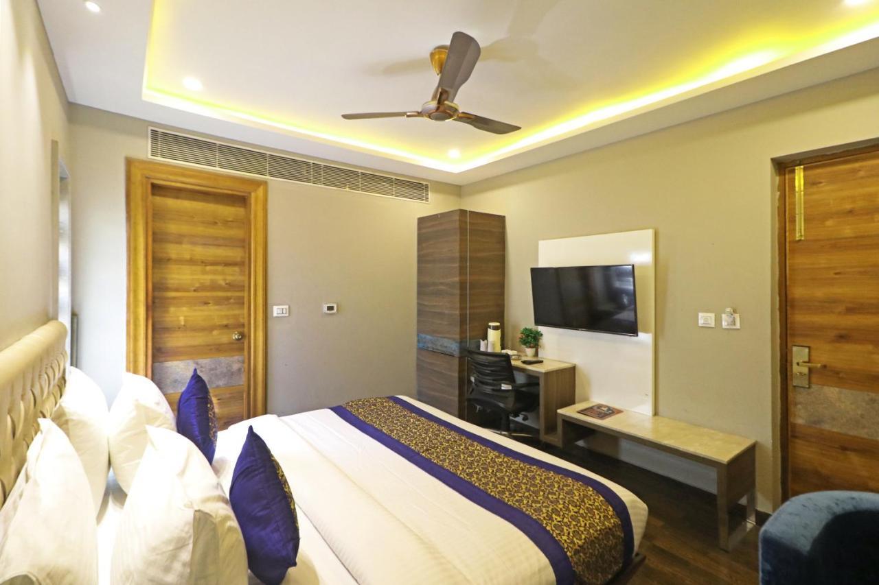 The Ivy Grand Hotel In City Centre With Free Secured Parking نيودلهي المظهر الخارجي الصورة