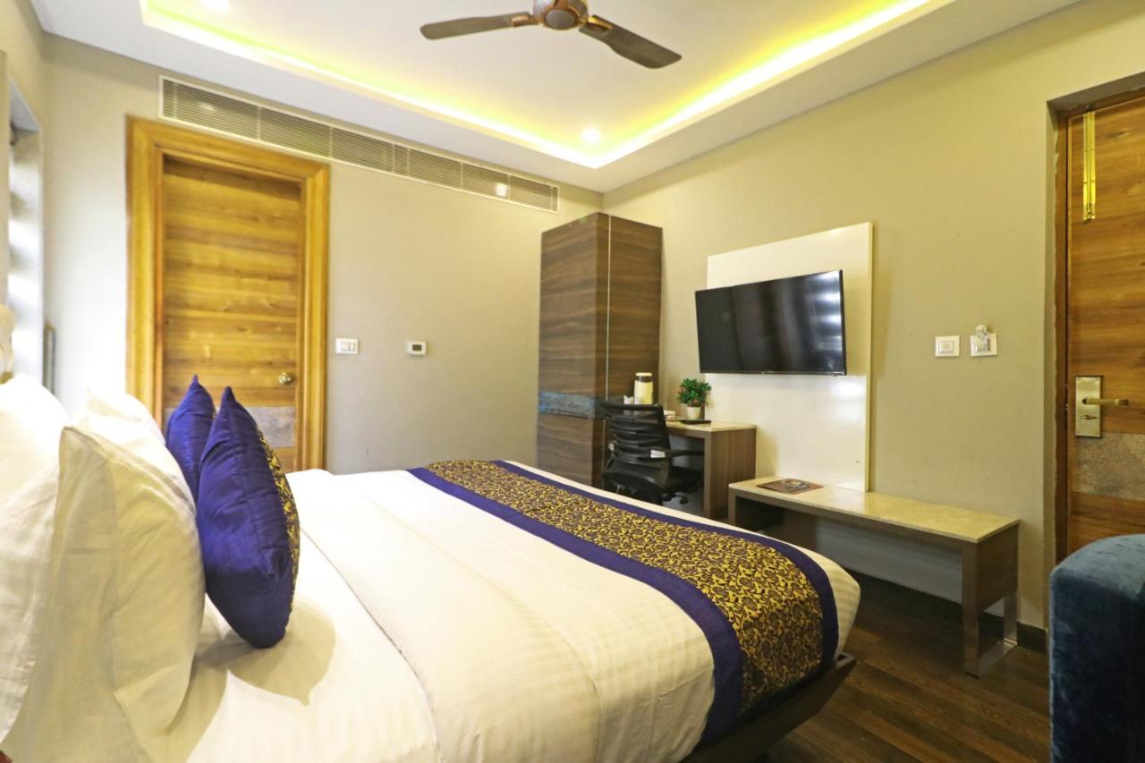 The Ivy Grand Hotel In City Centre With Free Secured Parking نيودلهي المظهر الخارجي الصورة