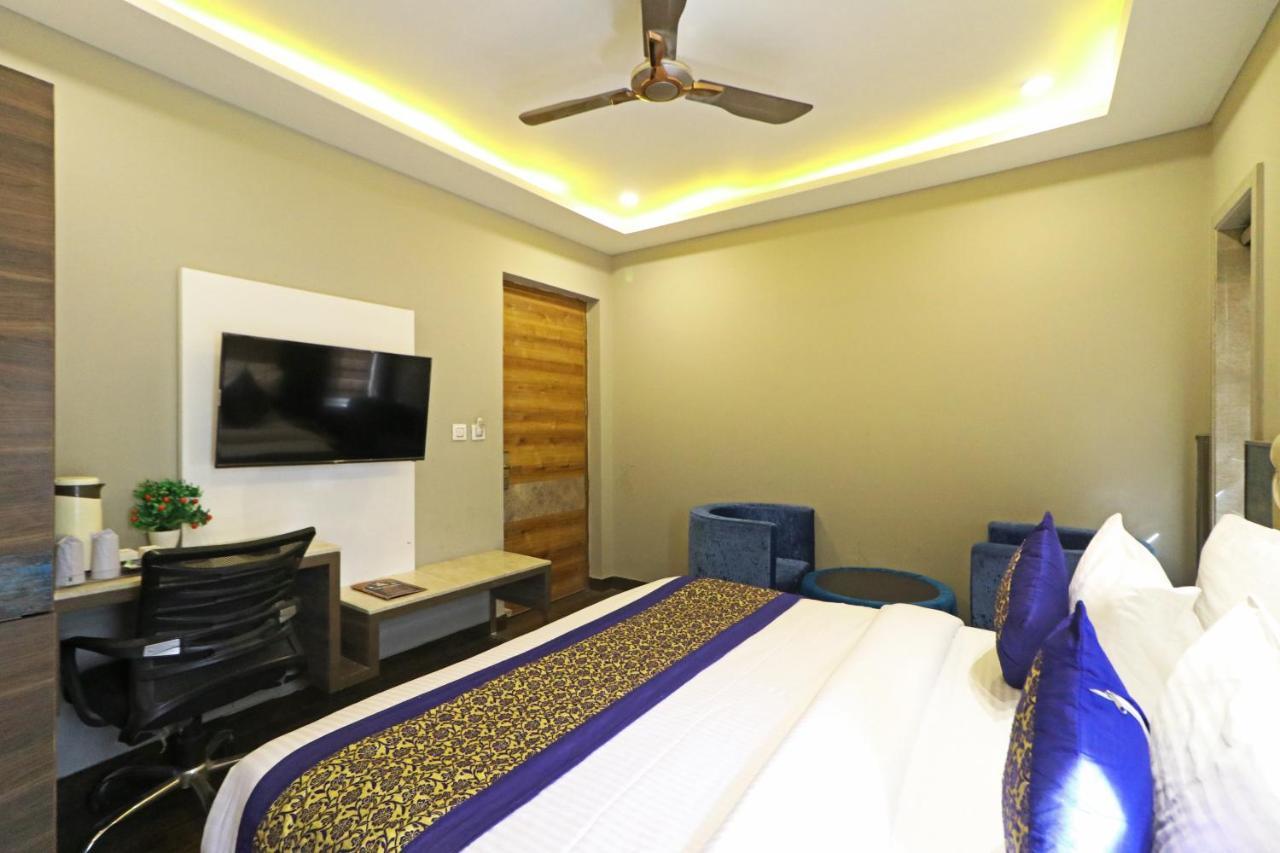 The Ivy Grand Hotel In City Centre With Free Secured Parking نيودلهي المظهر الخارجي الصورة